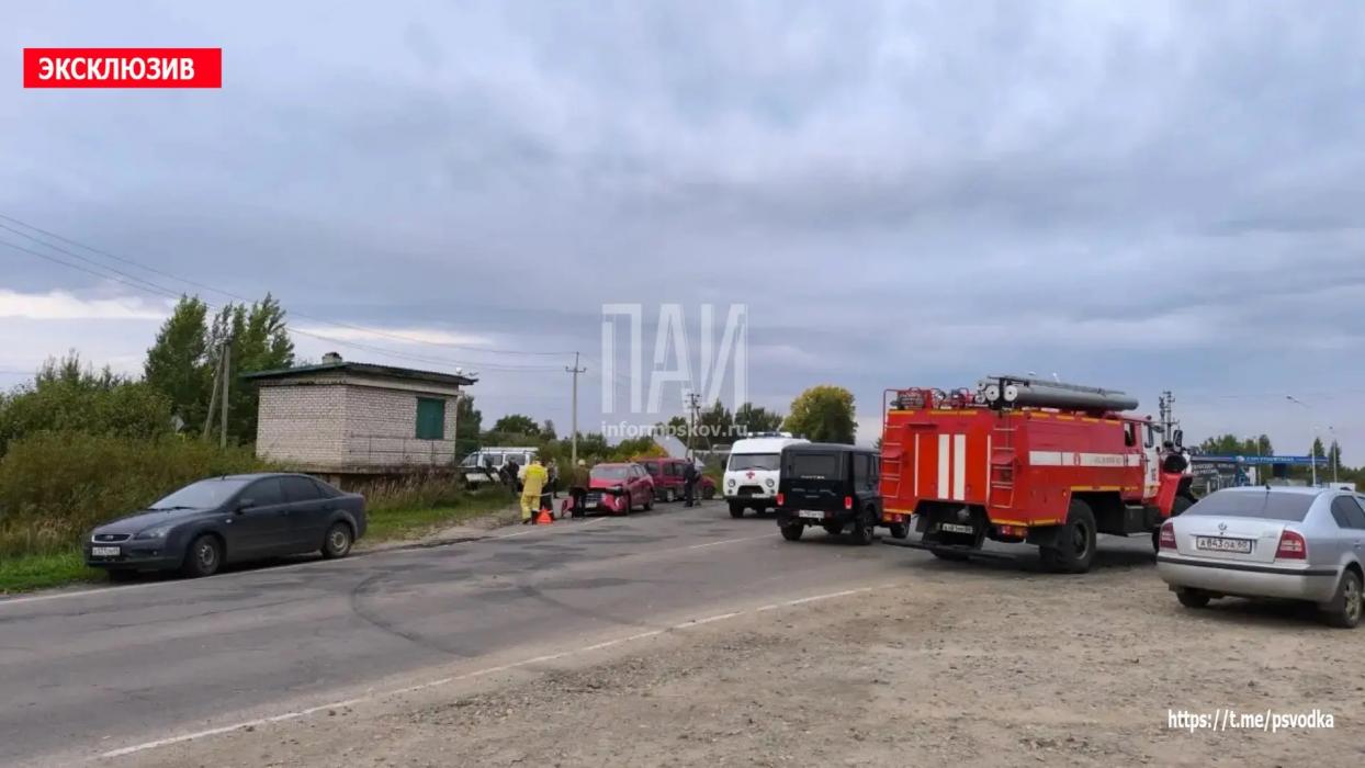 Пожилая женщина пострадала в столкновении двух автомобилей в Локне