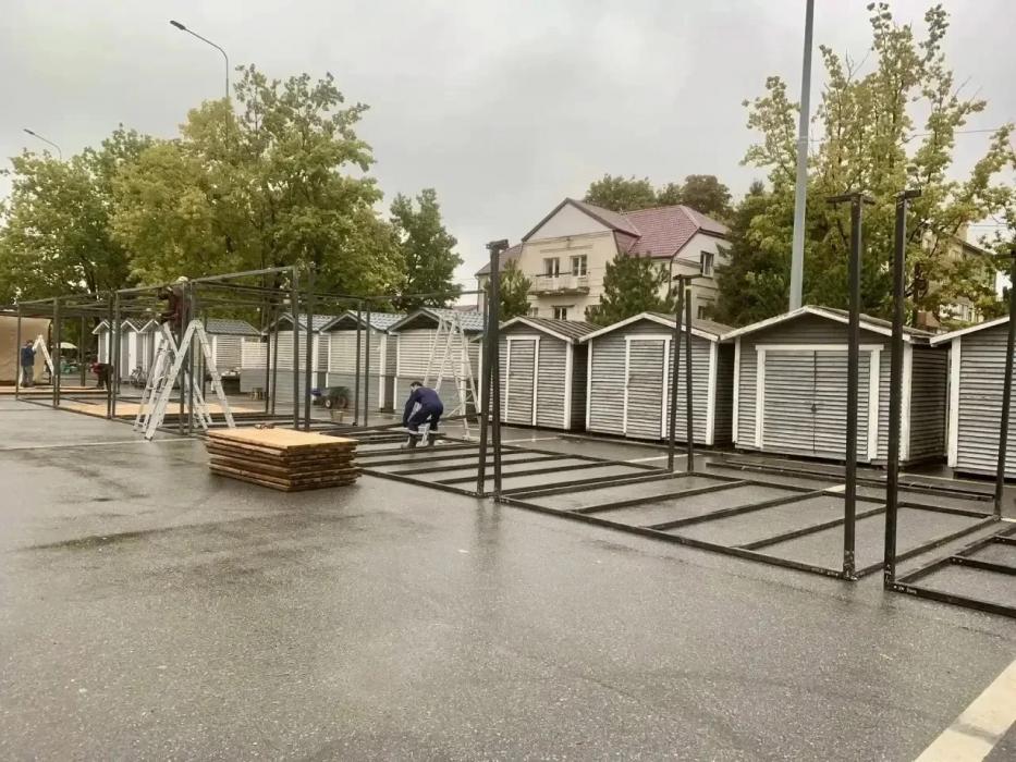 В Печорах начался монтаж площадки фестиваля монастырской кухни «Архондарик»