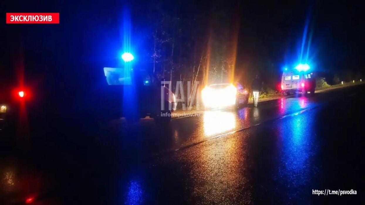 Водитель пострадал при столкновении двух автомобилей в Гдовском районе