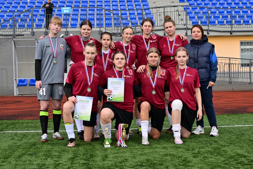 Подведены итоги чемпионата Псковской области по мини-футболу среди женских команд