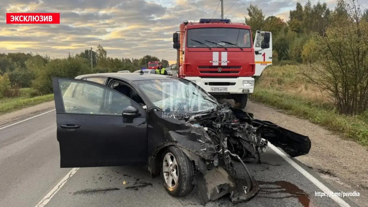 Тройное ДТП с пострадавшим произошло у деревни Логозовичи в Псковском районе