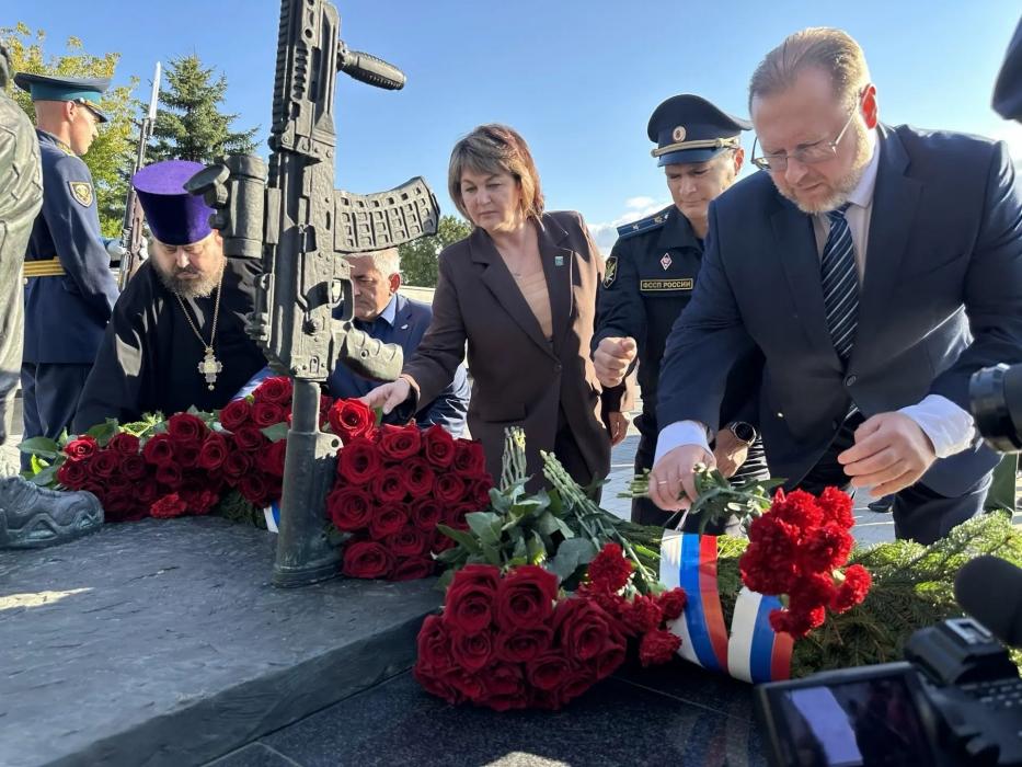 Память погибших десантников почтили в Выбутах
