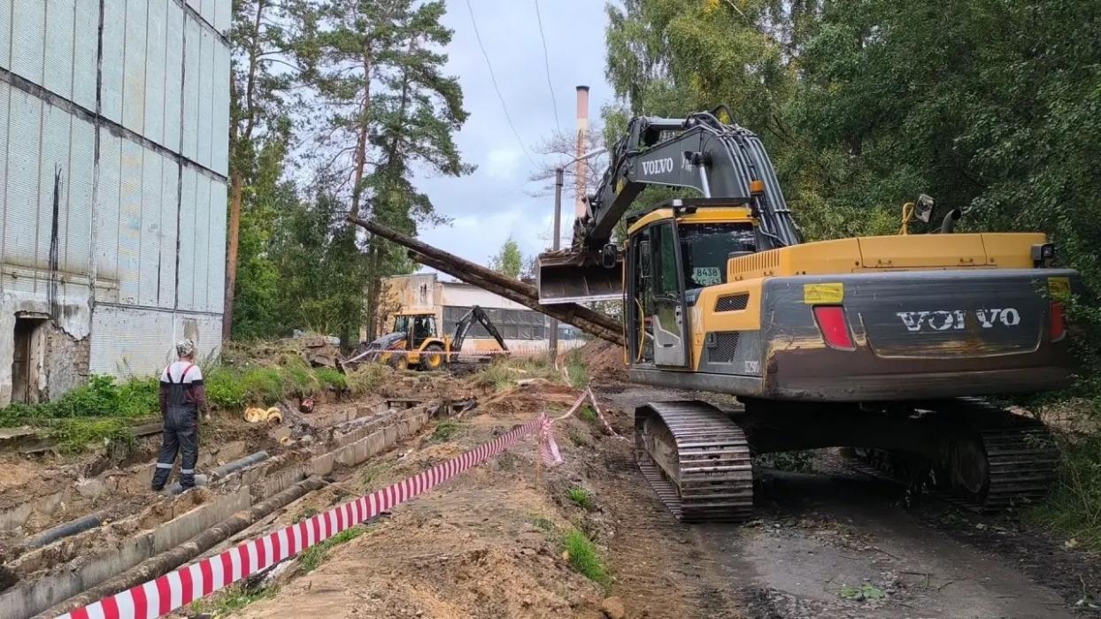 В Смуравьёво продолжаются работы по ремонту теплотрассы