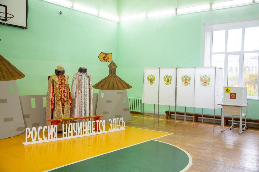 Избирательный участок в стиле Псковского веча