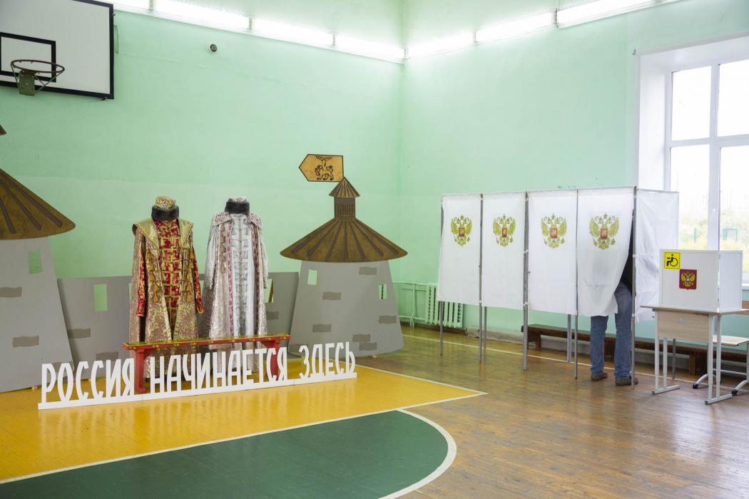 Избирательный участок в стиле Псковского веча
