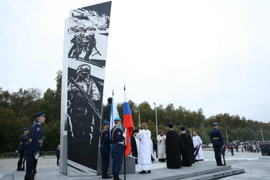 В Псковской области отмечают региональную памятную дату – День памяти псковичей, погибших при защите Отечества