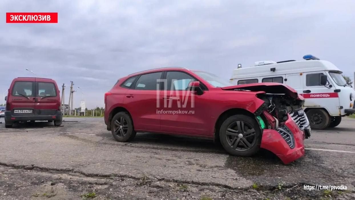 Пожилая женщина пострадала в столкновении двух автомобилей в Локне