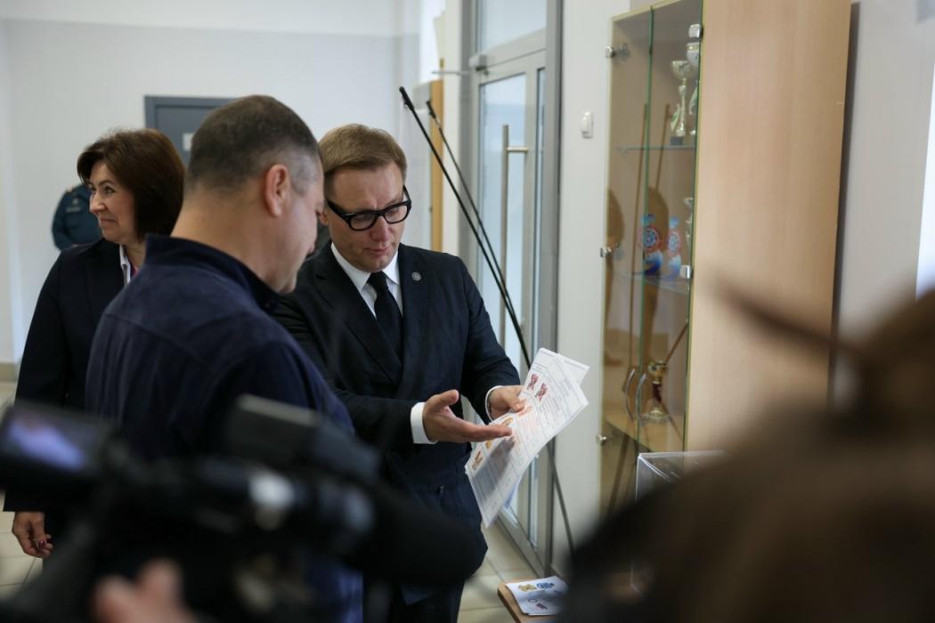 Губернатор Михаил Ведерников проголосовал на выборах