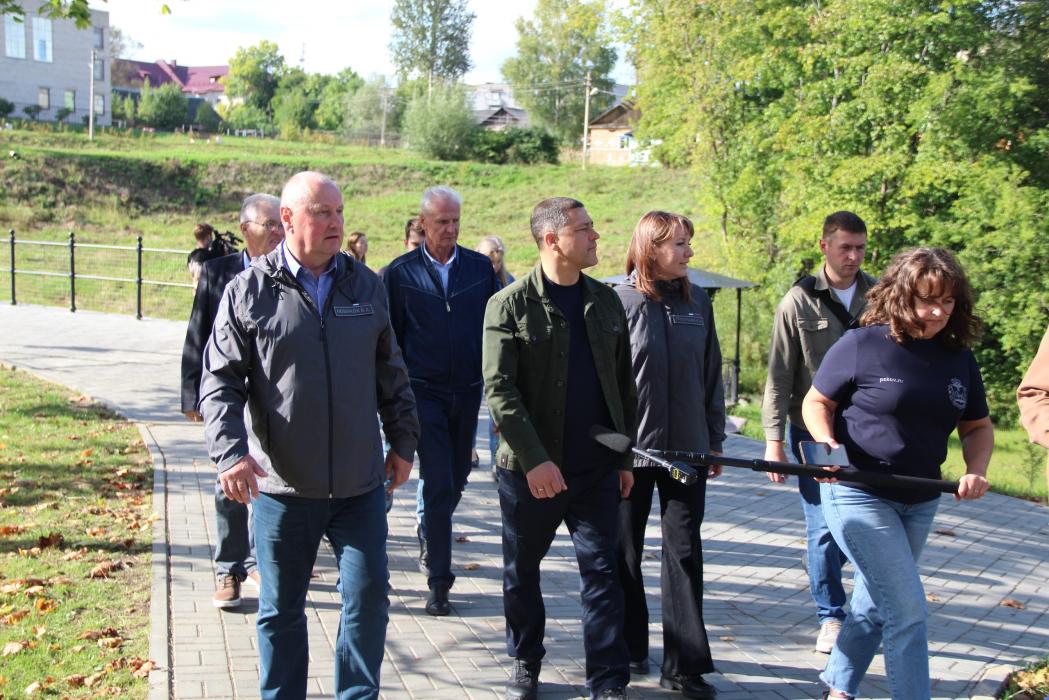 Рабочий выезд губернатора Михаила Ведерникова в Новосокольнический округ