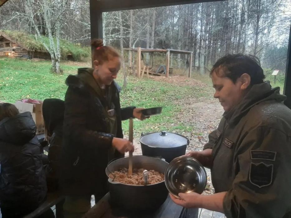 Великолучане посетили «Школу партизанского мастерства» в Себежском районе