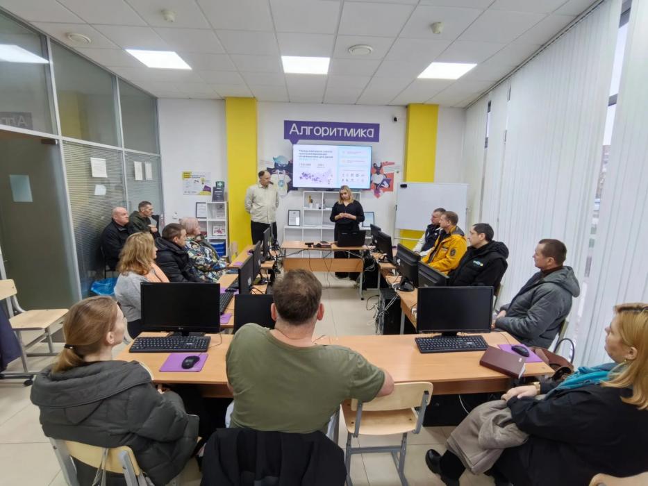 Предприятия Пскова посетили участники федеральной программы «СВОй бизнес» 