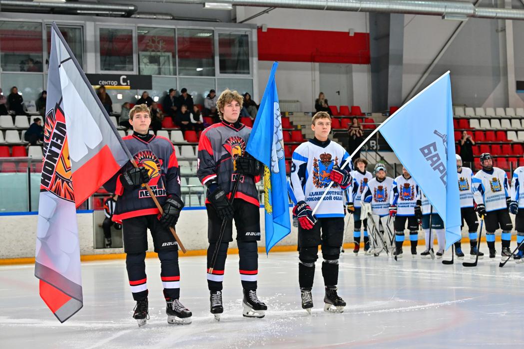 Областной чемпионат по хоккею стартовал в Пскове 