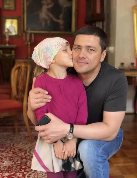 Отцовство учит терпению, мудрости и безусловной любви – Михаил Ведерников