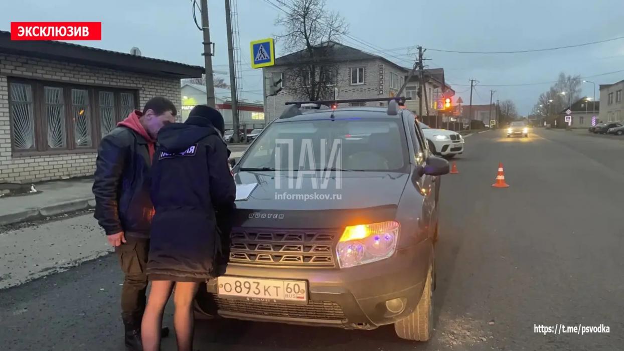 Автомобиль сбил 60-летнюю женщину на пешеходном переходе в Опочке