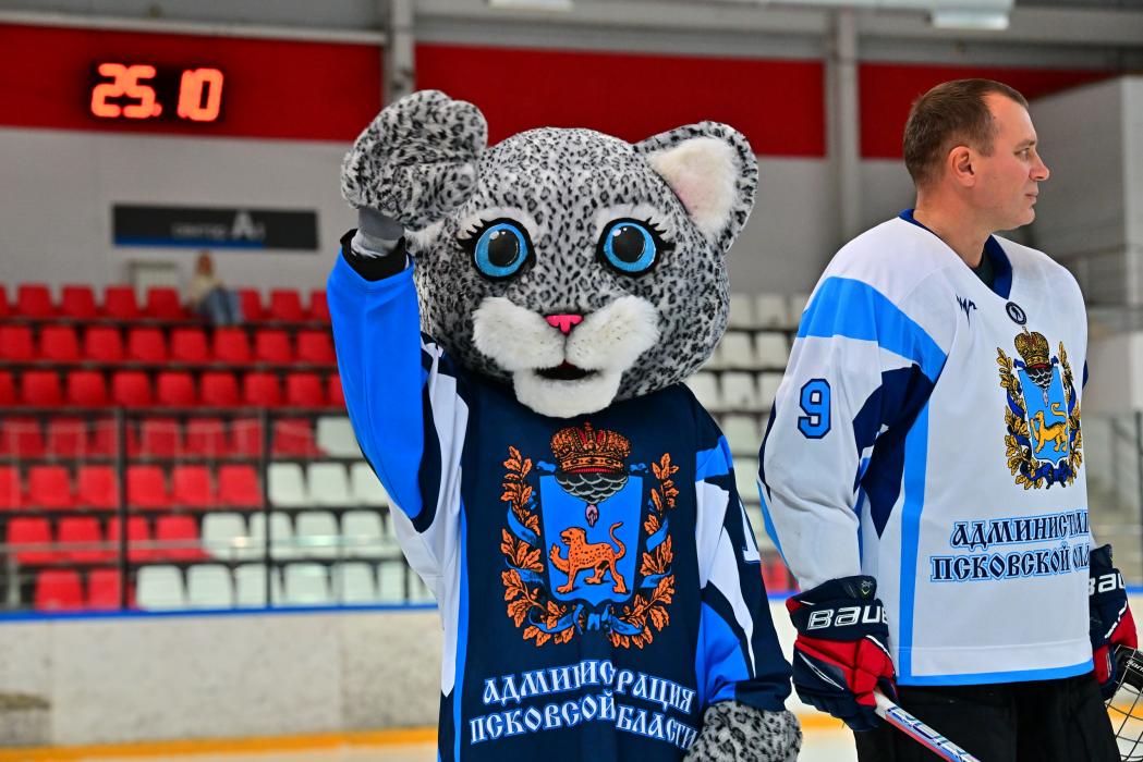 Областной чемпионат по хоккею стартовал в Пскове 