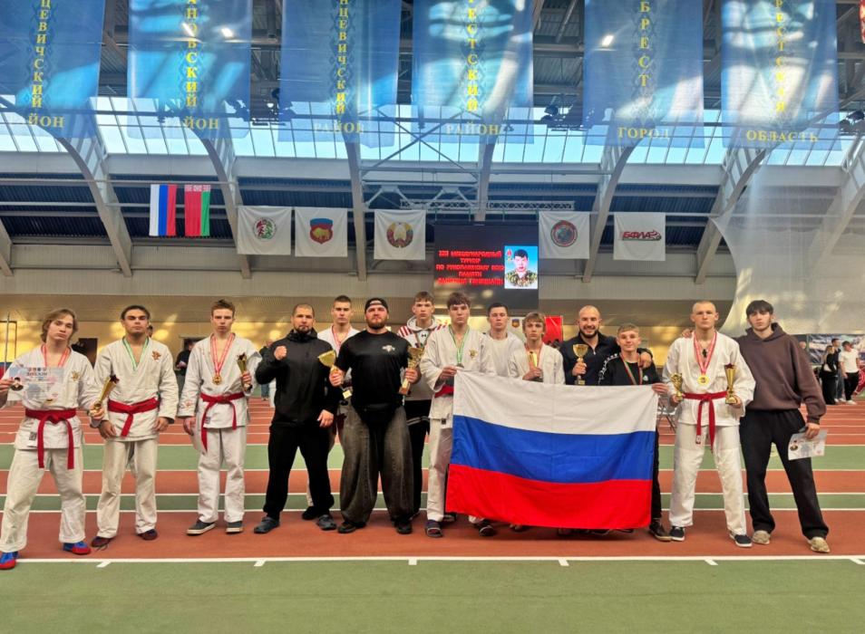 Четыре спортсмена Псковской области завоевали золото на международном турнире по рукопашному бою в Бресте