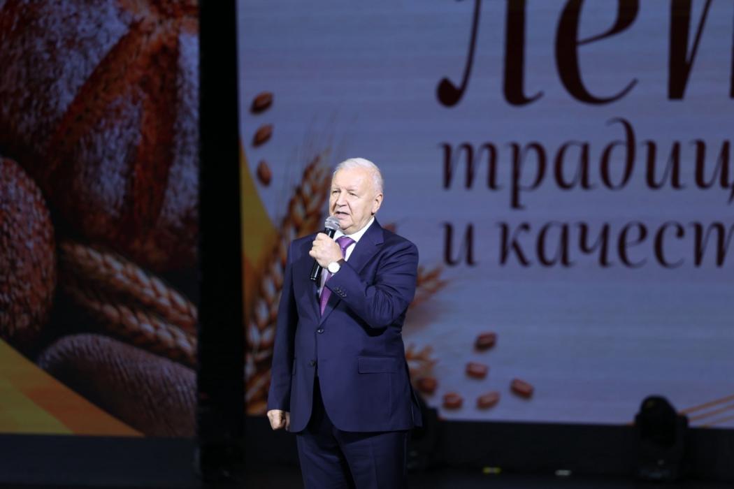 Псковский хлебокомбинат отмечает 80-летие
