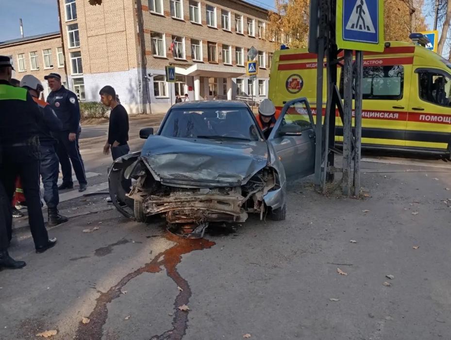 Lada и Haval столкнулись на улице Олега Кошевого в Пскове