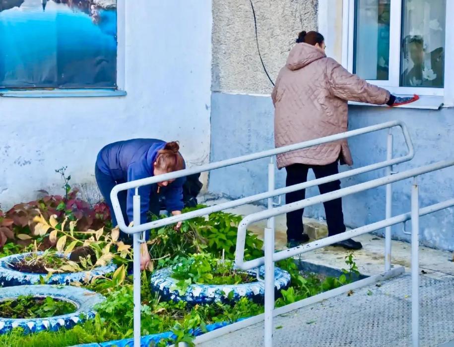 Территория заботы: в Псковском районе проходят традиционные осенние субботники