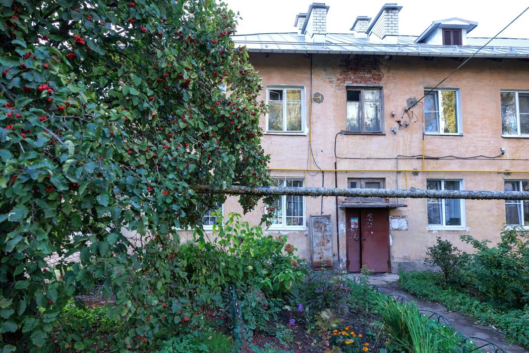 Депутат Алексей Севастьянов встретился с жителями Военного городка в Крестах