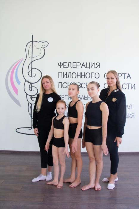 Три великолукские гимнастки вошли в сборную России и выступят на чемпионате мира в Южной Корее