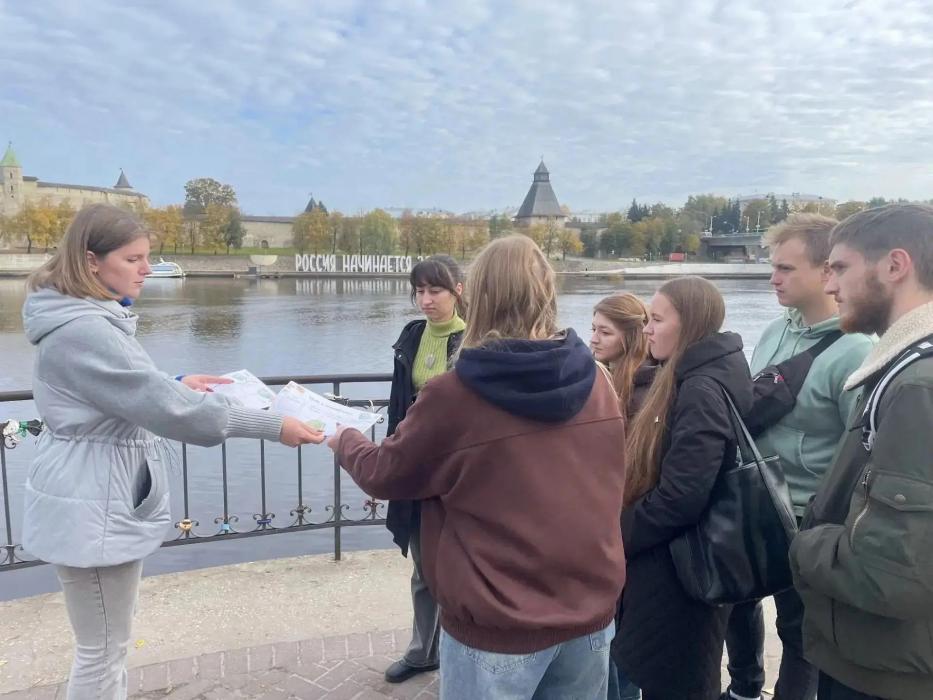 Молодые педагоги познакомились с культурным кодом Пскова