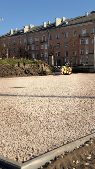 Баскетбольную площадку начали возводить на стадионе «Машиностроитель» в Пскове