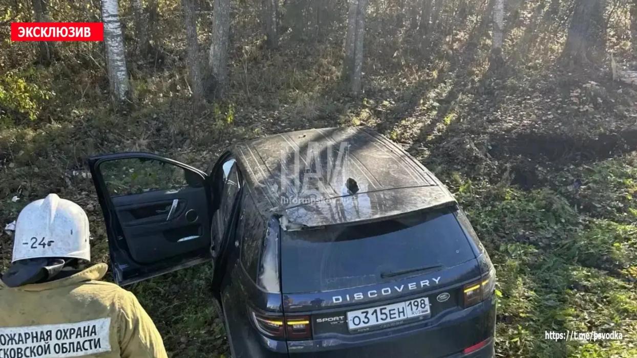 В Плюсском районе Land Rover съехал в кювет и опрокинулся