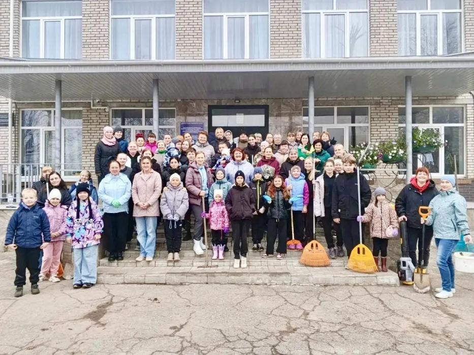 Территория заботы: в Псковском районе проходят традиционные осенние субботники