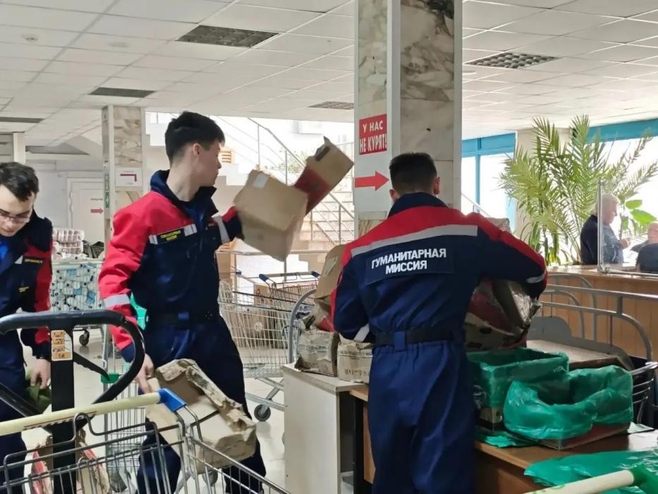 Псковские студенты-спасатели помогают восстанавливать Белгород после обстрелов