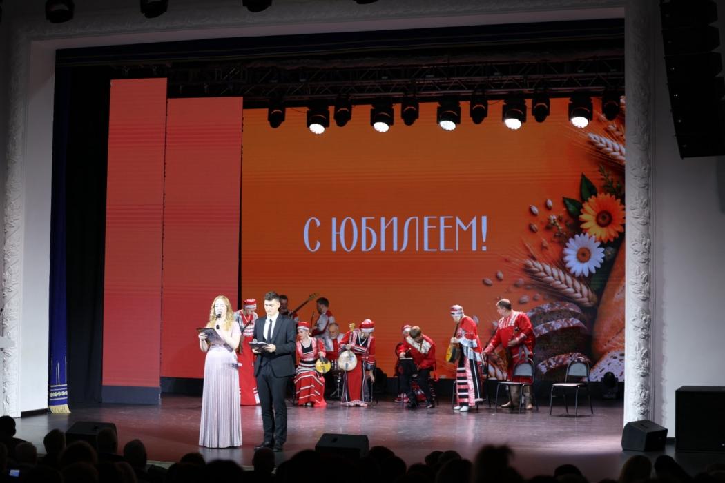 Псковский хлебокомбинат отмечает 80-летие
