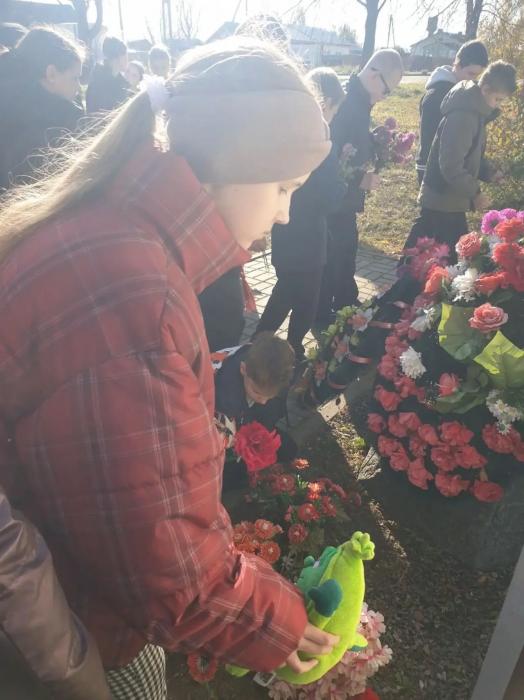 Памятный знак сожжённым деревням и мирным жителям