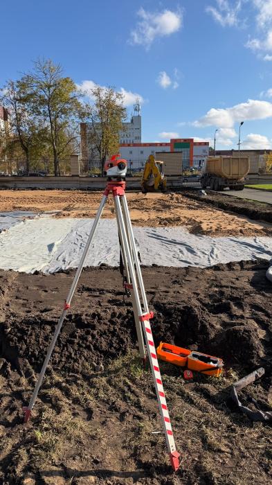 Баскетбольную площадку начали возводить на стадионе «Машиностроитель» в Пскове