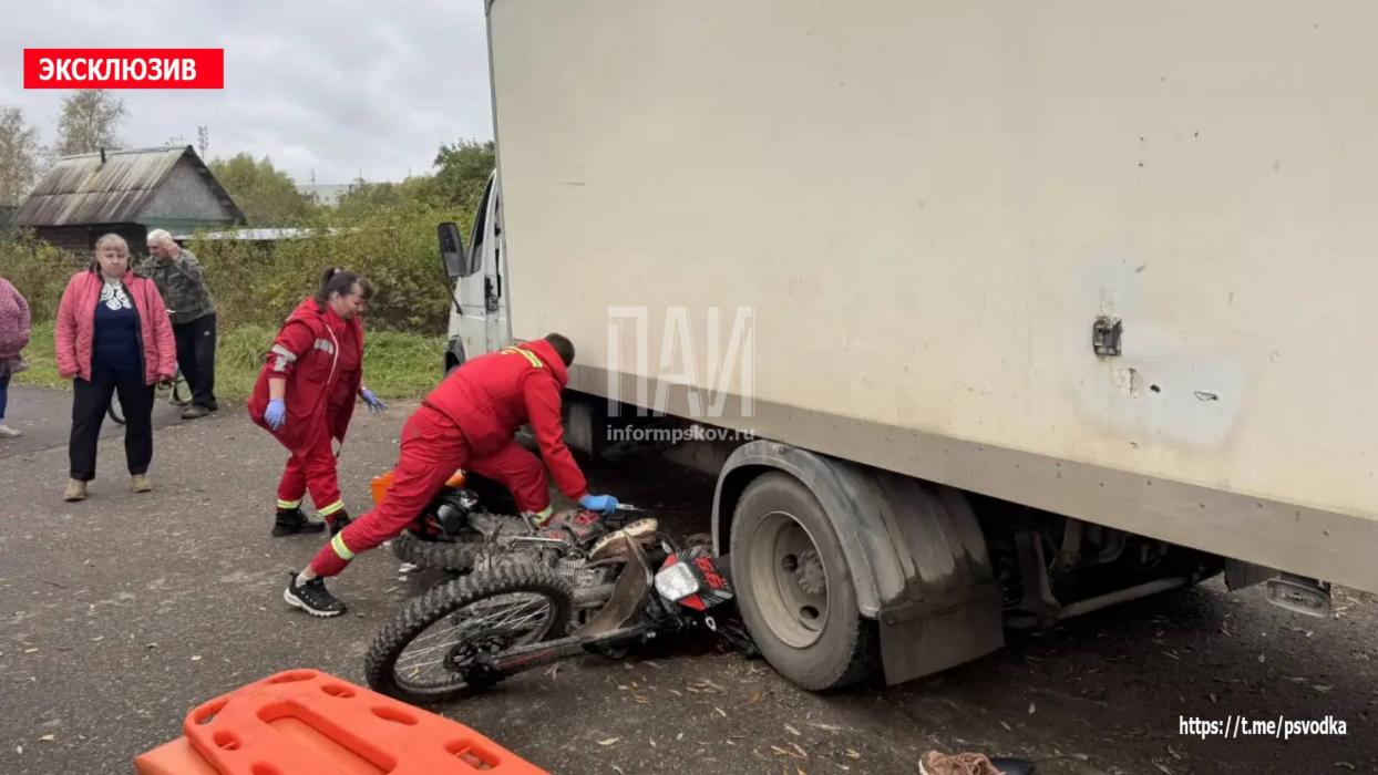 В Порхове столкнулись «Газель» и питбайк, пострадал мужчина