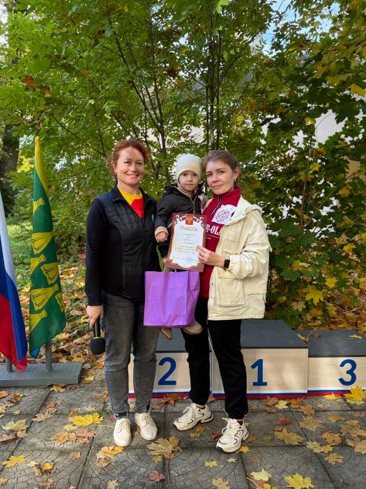 «Семейный километр» в Гдове собрал 11 команд в рамках пробега «Роща Памяти»