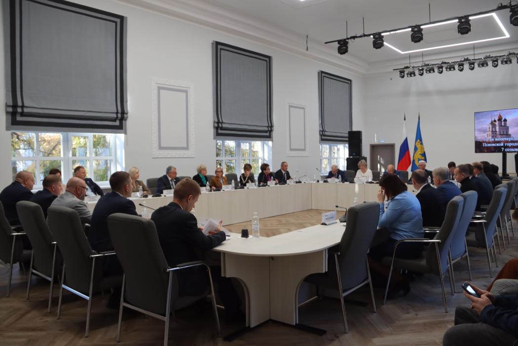 Внеочередная сессия Псковской городской Думы