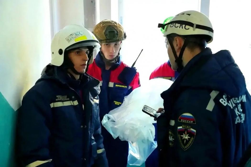 Псковские студенты-спасатели помогают восстанавливать Белгород после обстрелов