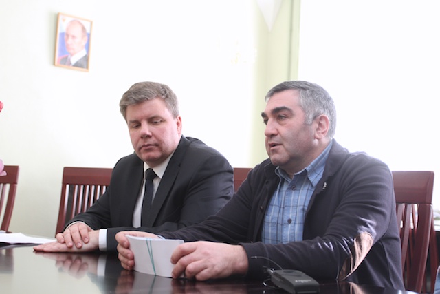 На фото: Александр Седунов (слева) и Армен Мнацаканян (справа)