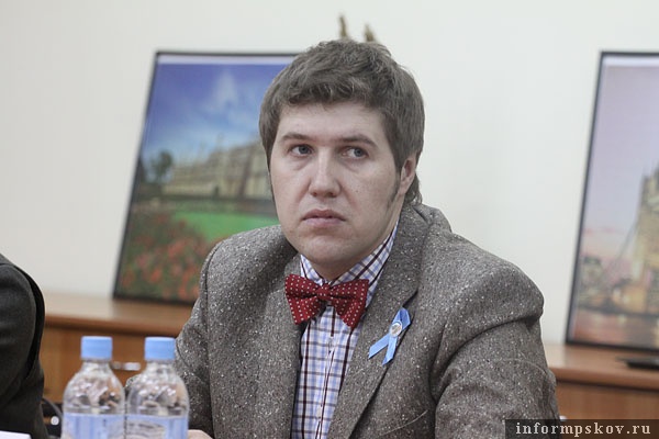 На фото: Николай Троцкий