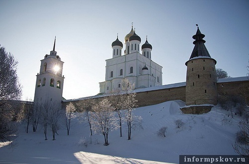 На фото: Троицкий собор Псковского кремля