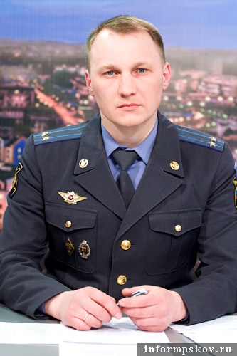 На фото: заместитель начальник следственного управления УВД по Псковской области Александр Смирнов