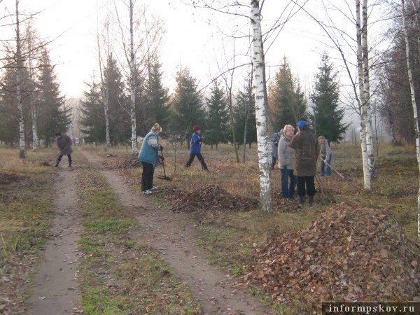 На фото: субботник в Красногородске