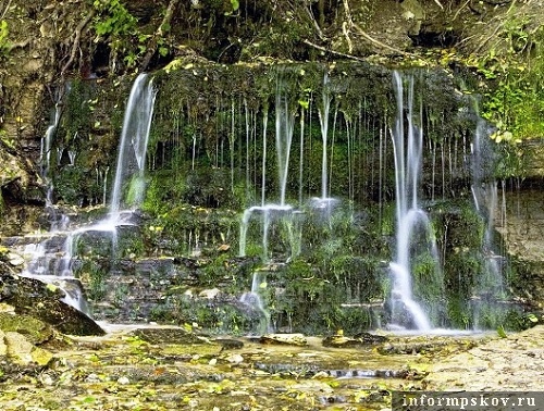 На фото: Словенские ключи (фото с liveinternet.ru/photo)