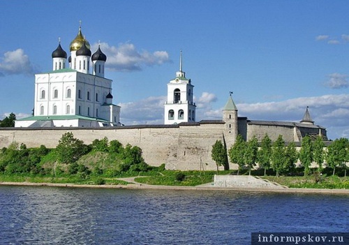 На фото: Псковский кремль