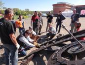 Псковские кузнецы помогли коллегам декорировать гигантские солнечные часы на Петропавловской набережной