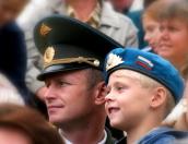 Несколько тысяч псковичей принимают участие в военном празднике на стадионе «Машиностроитель»