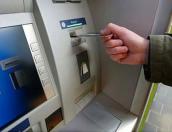 Ассоциация региональных банков предложила обязать переводить все зарплаты в России на банковские карты