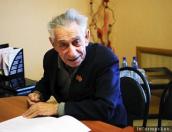 Известный псковский краевед Натан Левин встречает 86-летие за работой 
