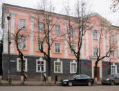 В администрации Пскова сократили две вакантных ставки заместителей сити-менеджера и на основе одного создали два отдельных комитета 