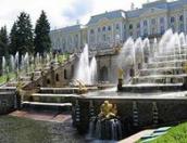 Вход в парки и музеи Петергофа для детей стал бесплатным